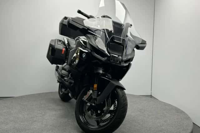 BMW R (2026) thumbnail 6
