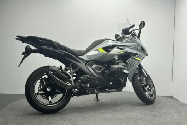 BMW R (2026) thumbnail 3