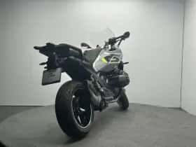 BMW R (2026) thumbnail 4