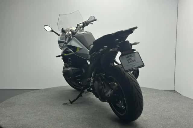 BMW R (2026) thumbnail 5