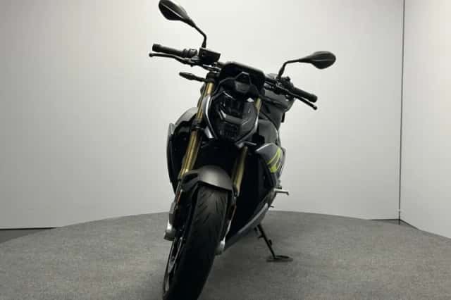 BMW S (2025) thumbnail 3