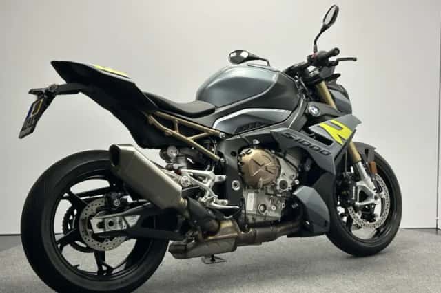 BMW S (2025) thumbnail 5