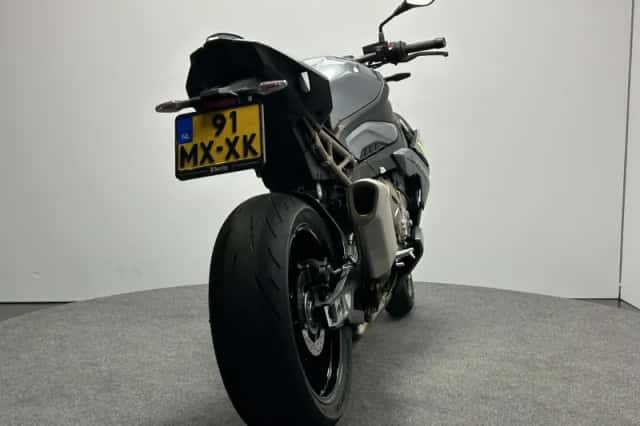 BMW S (2025) thumbnail 6