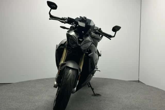 BMW S (2025) thumbnail 3