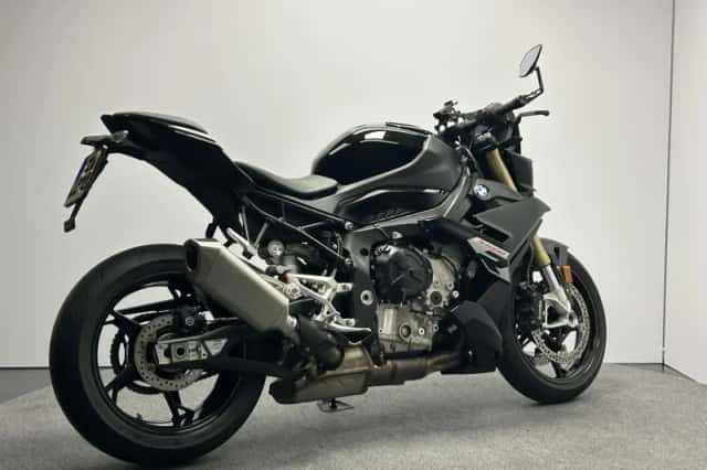 BMW S (2025) thumbnail 6