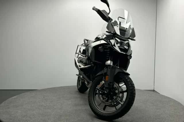 BMW R (2024) thumbnail 5