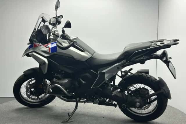 BMW R (2026) thumbnail 6