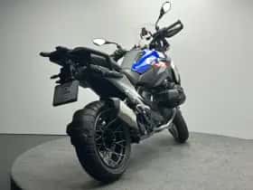 BMW R (2026) thumbnail 4