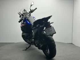 BMW R (2026) thumbnail 5