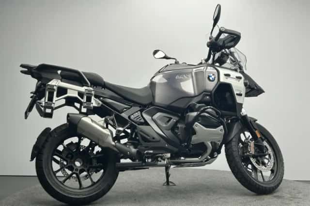 BMW R (2026) thumbnail 3