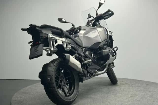 BMW R (2026) thumbnail 4