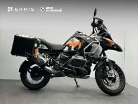 BMW R (2023)