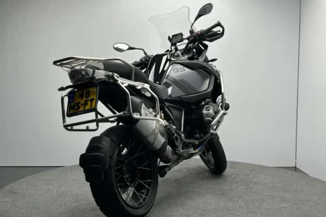 BMW R (2023) thumbnail 6