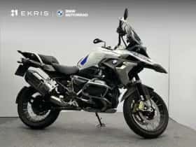 BMW R (2023)