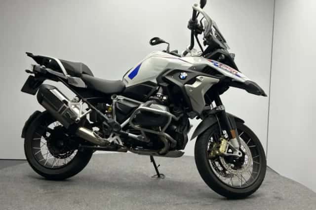 BMW R (2023) thumbnail 5
