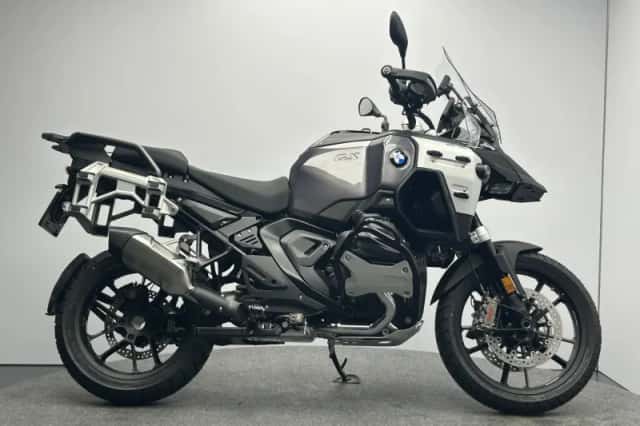 BMW R (2026) thumbnail 2
