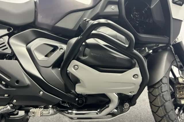 BMW R (2026) thumbnail 5