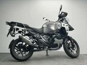 BMW R (2026) thumbnail 3