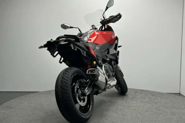 BMW F (2026) thumbnail 4