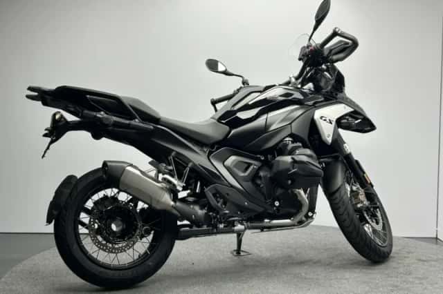 BMW R (2026) thumbnail 3