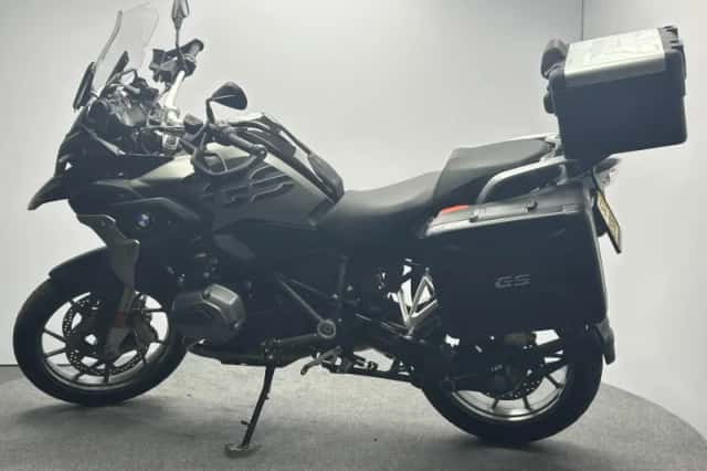 BMW R (2017) thumbnail 6