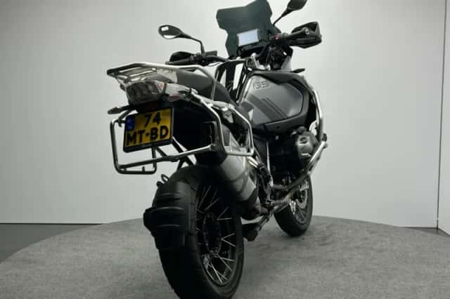 BMW R (2023) thumbnail 4