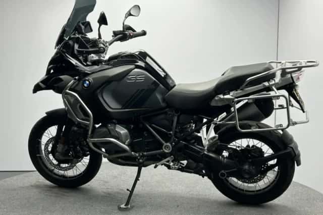 BMW R (2023) thumbnail 6