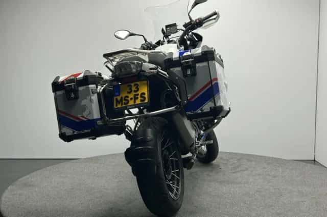 BMW R (2022) thumbnail 4