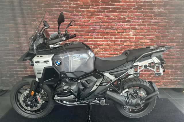 BMW R (2026) thumbnail 1