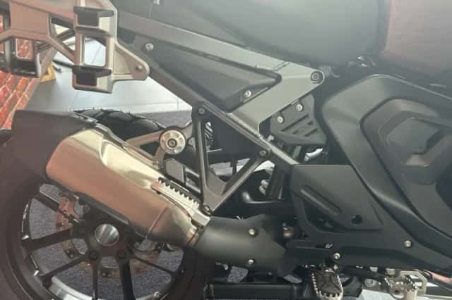 BMW R (2026) thumbnail 6