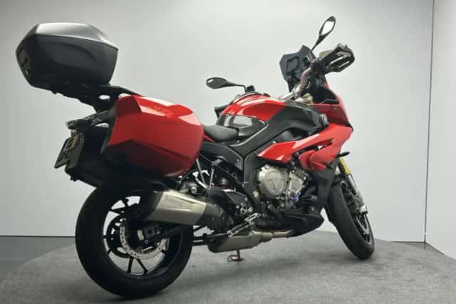 BMW S (2015) thumbnail 3