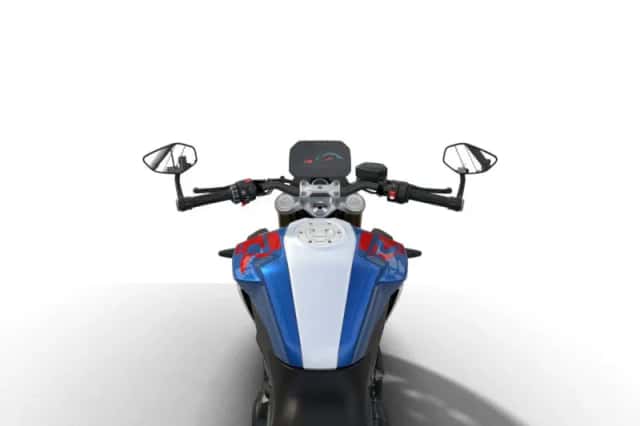 BMW F (2026) thumbnail 2