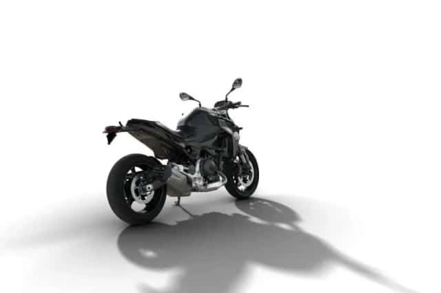 BMW F (2026) thumbnail 3