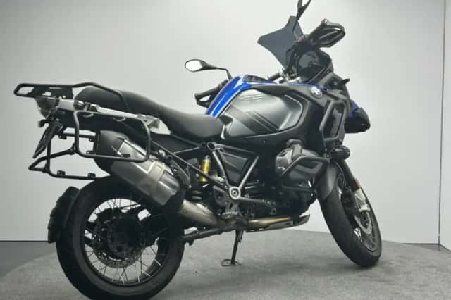 BMW R (2024) thumbnail 4