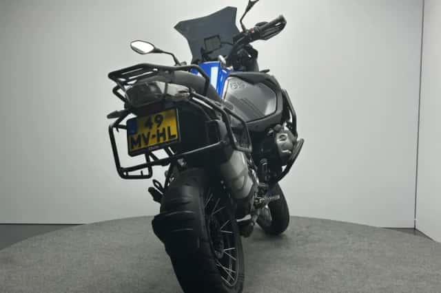 BMW R (2024) thumbnail 5