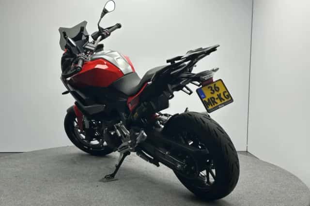 BMW F (2022) thumbnail 4
