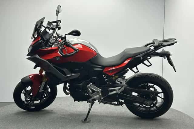 BMW F (2022) thumbnail 5