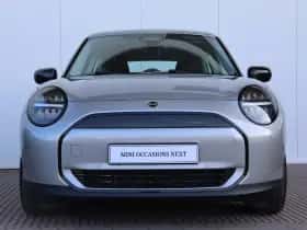 MINI Mini (2025) thumbnail 2