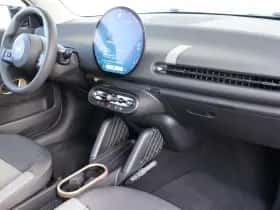 MINI Mini (2025) thumbnail 9