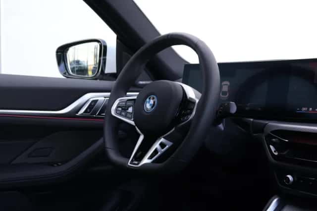 BMW i4 (2026) thumbnail 21