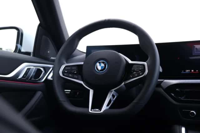 BMW i4 (2026) thumbnail 23