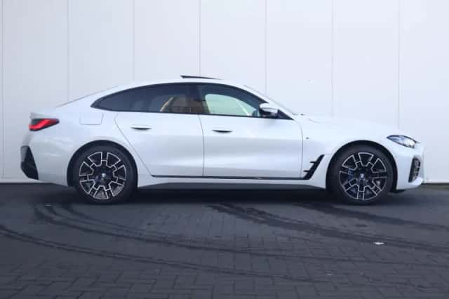 BMW i4 (2026) thumbnail 6