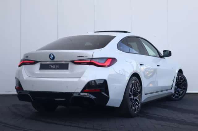 BMW i4 (2026) thumbnail 9