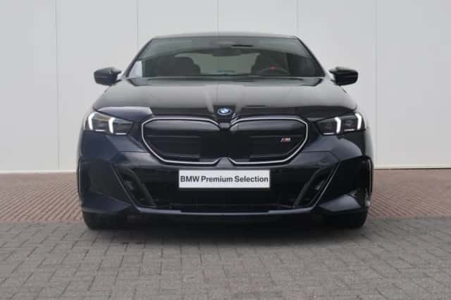 BMW i5 (2025) thumbnail 2