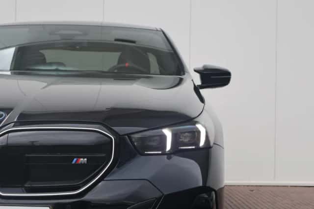 BMW i5 (2025) thumbnail 3