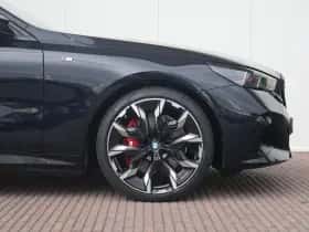 BMW i5 (2025) thumbnail 5