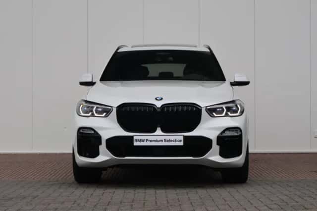 BMW X5 (2021) thumbnail 2