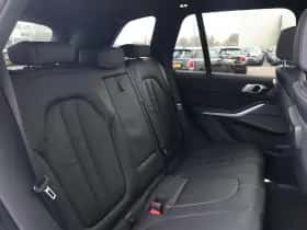 BMW X5 (2021) thumbnail 15