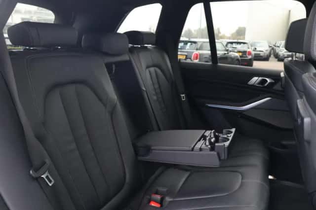 BMW X5 (2021) thumbnail 16