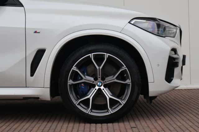 BMW X5 (2021) thumbnail 5